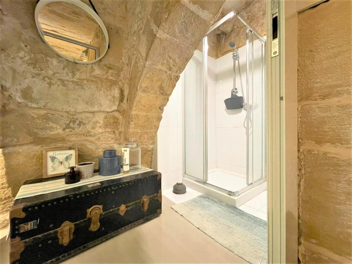 Most Central Apartment Valletta, Renaissance Building Extérieur photo