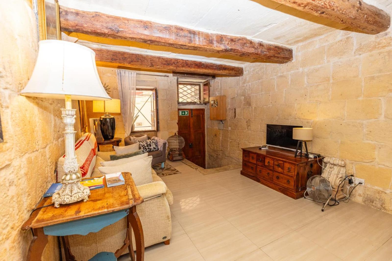Most Central Apartment Valletta, Renaissance Building Extérieur photo
